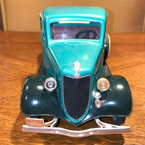 Solido Ford V8 Pick Up 1936 Turquoise & Black Model Truck 1/19 Scale - Picture 2 of 5